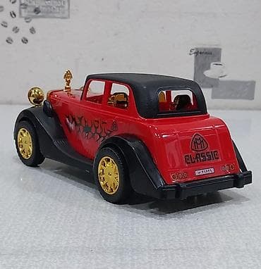 Mercedes Zeppelin oyun maşını klassik retro sedan modeli. Mercedes — 6