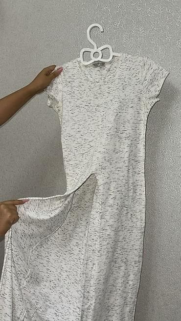 kofta modelleri: Açıq boz-ağ çalarlı, xırda naxışlı kofta - Model: T-shirt tipli üst — 2