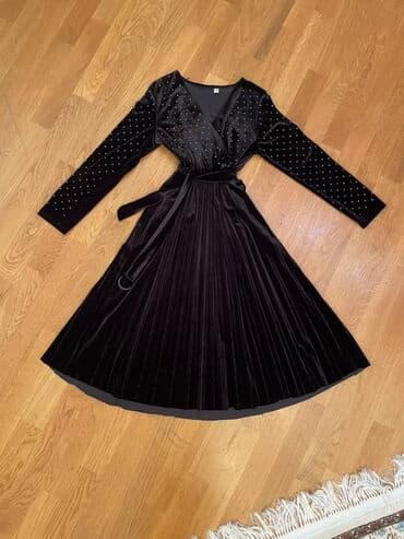 yupka kofta modelleri 2022: Qadın geyimləri dəsti – 4 fərqli don 1) Qara üstlü, çiyinləri açıq — 2