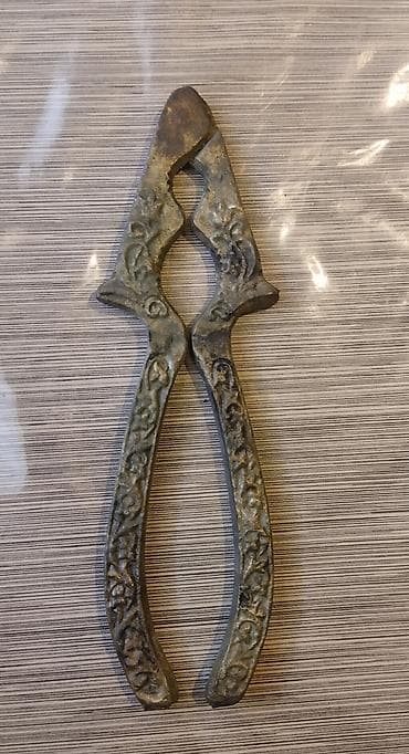 Alət dəstləri: Məhsul: Antik əl alətləri dəsti Təsvir: - 2 ədəd dekorativ naxışlı — 2