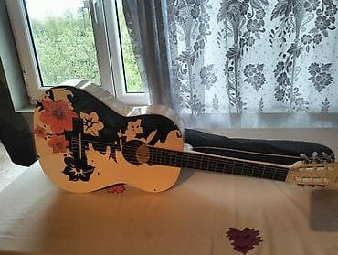 ox ve yay satisi: Məhsul: Klassik akustik gitara + yumşaq çanta Təsvir: - 6 simli — 5