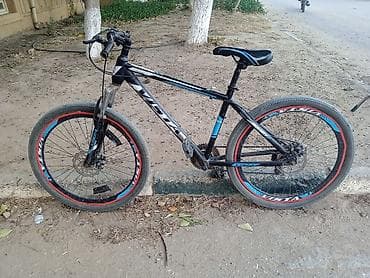 cube velo: VISTA dağ velosipedi - Çərçivə: yüngül alaşımlı hardtail, qara-mavi — 1