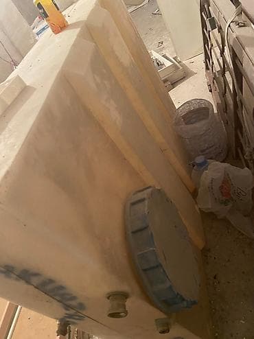 Su ceni satilir 650 litir bakdi