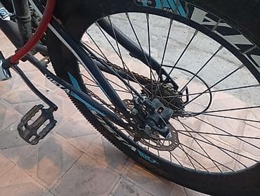 cube velo: Vista dağ velosipedi - Çərçivə: yüngül alaşımlı, qara-mavi rəng — 6