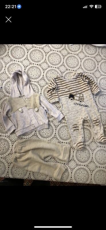 Hər biri 2 m Uşaq geyimləri dəsti – bir neçə komplekt 1) Boz tonlarda