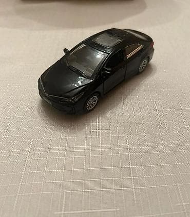 şaxta baba oyuncagi: Metall oyuncaq maşın – sedan model - Material: tökmə metal gövdə — 1