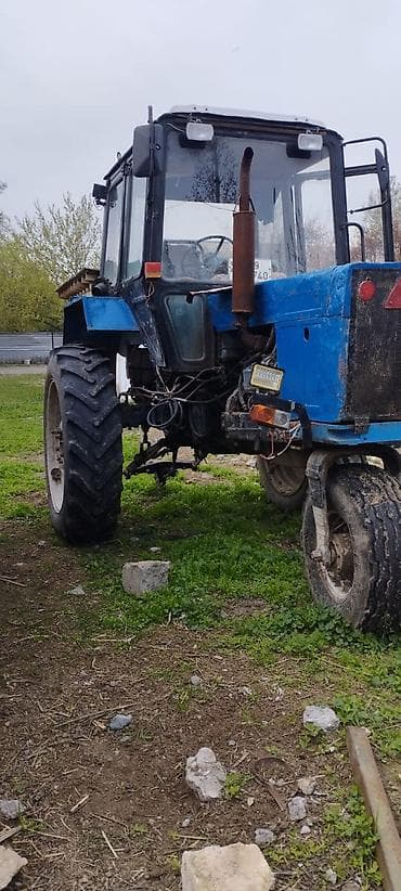 avtomobil şuşələri: Belarus MTZ tipli mavi traktor - Güclü dizel mühərrik - Ön təkər — 3