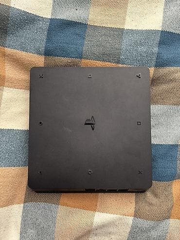 Sony PlayStation 4 Slim oyun konsolu 2 pult verilir Xüsusiyyətlər: - — 5