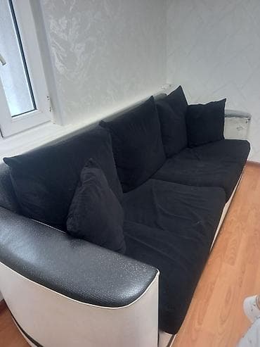 Divanlar: Qara rəngli yumşaq oturacaqlı, geniş 3 yerlik divan - Rəng və dizayn — 2