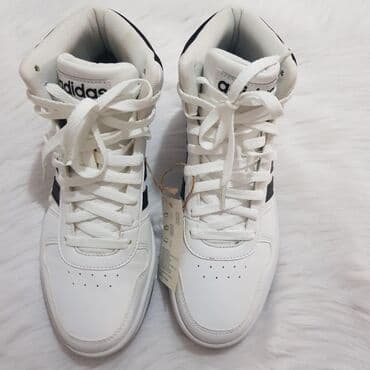 adidas qaçış üçün qadın krossovkaları: Türkiyədən Akasya Avmdən alınıb. Baha qiymətə. 42 razmer. 200 aznə — 5