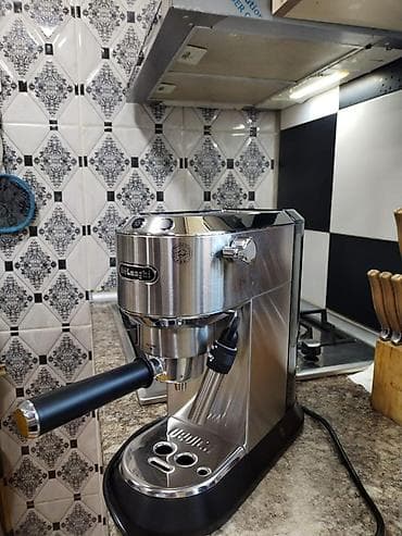 su soyuducular: Qəhvə maşını Delonghi, Yarımavtomat — 1