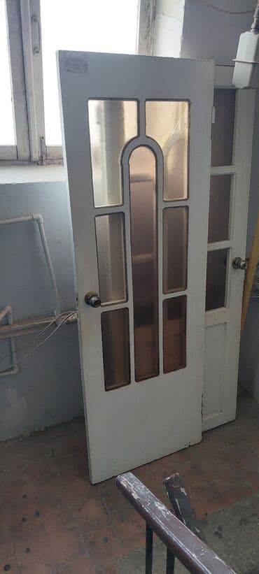 Taxta qapi,otaq ümün.işlənmiş yaxşi vəziyyətdə