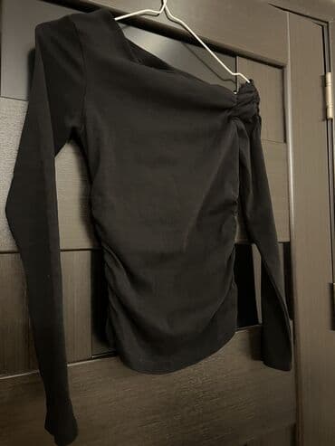 şüa eynəkləri: Zara asimetrik çiyin qara kofta 
Çiyni büzgülüdür - Geyilib — 5