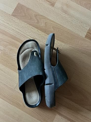 sendel: Clarks qadın sandaleti - Model: Clarks rahat slip-on sandal - Rəng — 2