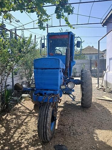 traxtor satışı: Mavi rəngli təkərli kənd təsərrüfatı traktoru - Kabinli, iki tərəfli — 4