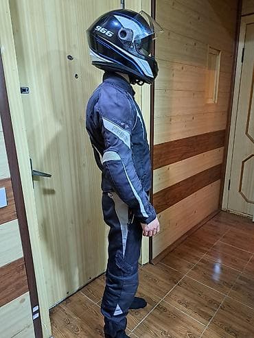 qar geyimi: Kasqa ve moto geyim satılır. qiymeti 135azn destdi içinin astarı çıxır — 3