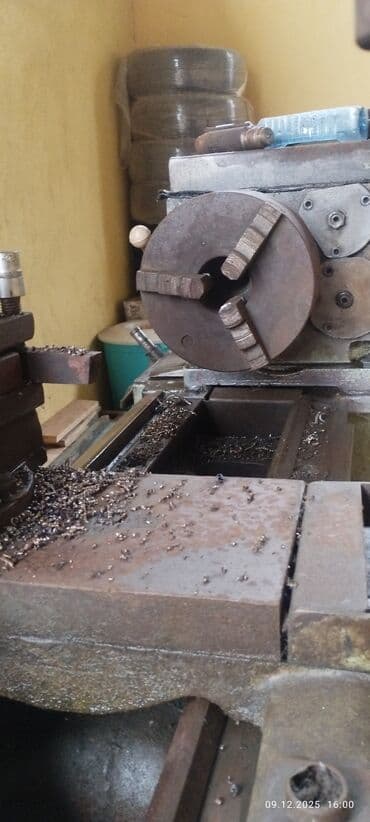 Avtoservis avadanlıqları: Metall üçün torna dəzgahı - Konstruksiya: ağır çuqun gövdə, geniş — 5