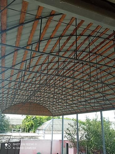ucuz taxta: Metalkonstruksiya ilə örtülü səhnə/parking/sahə üçün tağvari — 2