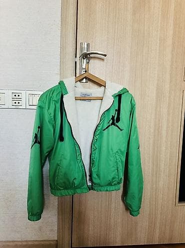 Yüngül qışlıq/keçid fəsli kapüşonlu jaket - Rəng: Yaşıl - Ön hissə