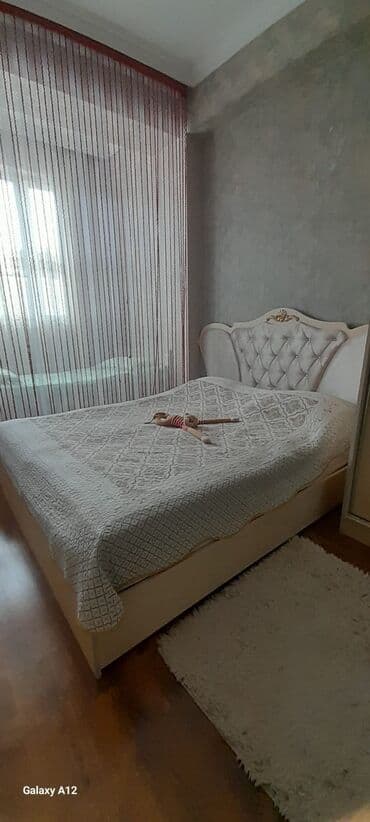 2 nəfərlik çarpayı: Klassik üslubda 2 nəfərlik yataq dəsti - Yataq: krem rəngli, yumşaq — 1