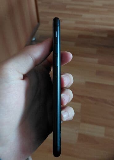 apple iphone se: IPhone 7, Qara — 3