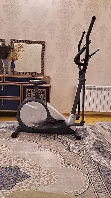 velosiped kameri: Elliptik/trenajor velosiped - Kombinə edilmiş elliptik və oturacaqla — 1