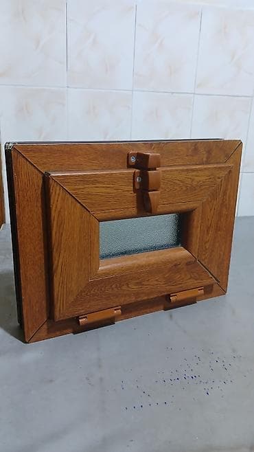 taxda palled: Plastik (PVC) kiçik pəncərə – taxta teksturası (qoz rəngi) - Ölçü — 1