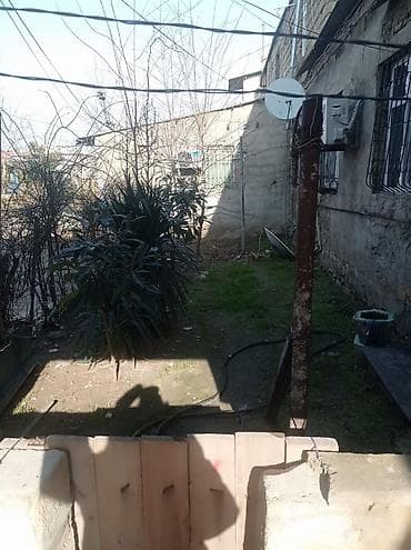 sumqayit 8 ci mikrorayon kiraye evler: Satılır.Sumqayıt 16cı mkr,2 mertemenin 1ci mertebesi,2 otaqlı — 7