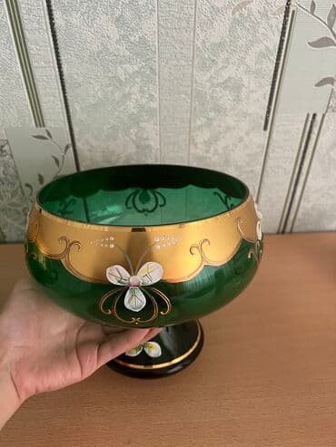 saxlama qabları: Bogema qablar, işlənməyib. Əla vəziyyətdədir. , ölçüsü 18*18 sm. Cütü — 3