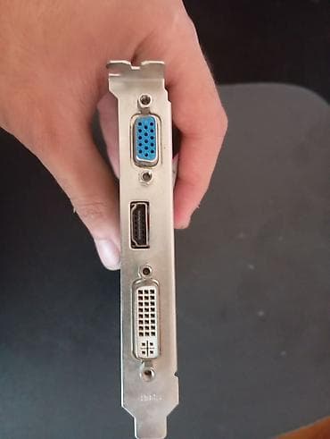 Kompüter ehtiyyat hissələri: Inno3D GeForce 210 ekran kartı - Model: Inno3D GF-210 — 4