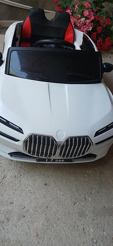 elektrikli uşaq maşını: 🚗 Satılır Uşaq Elektrik Avtomobili – 150 AZN (Son Qiymət) Uşaq üçün — 1