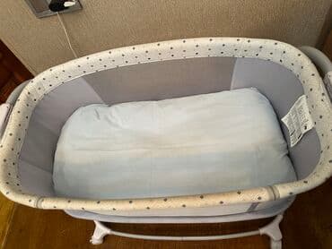 qidalandırmaq üçün uşaq stul yelləncək: Usaq besiyi,tülü var, matrası var .Elektrondu. 1 yasa kimi usaq — 4