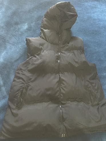 Qalın kapüşonlu şişmə jilet - Rəng: tünd boz/qara ton - Model