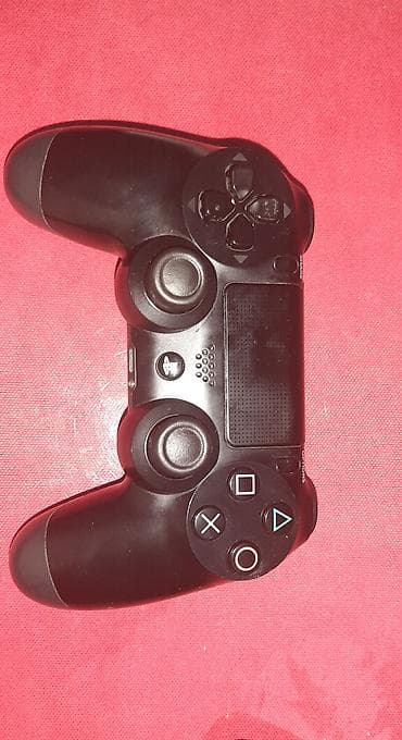PlayStation 4 DualShock 4 simsiz oyun pulti (qara) - Model: DualShock