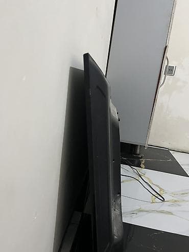televizor 46 inch: Televizorun yalnız ekranı yanıb xərci çox deyil.LED televizor, 40–43 — 4