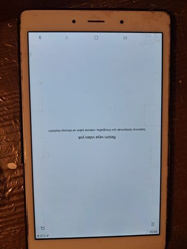 pılanşet: Android planşet Xüsusiyyətlər: - Təxminən 8 düymlük ekran (qara — 1