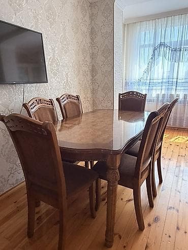 Qonaq otağı üçün, İşlənmiş, Açılmayan, Dördbucaq masa, 6 stul lalafo.az -da Qonaq otağı üçün, İşlənmiş, Açılmayan, Dördbucaq masa, 6 stul