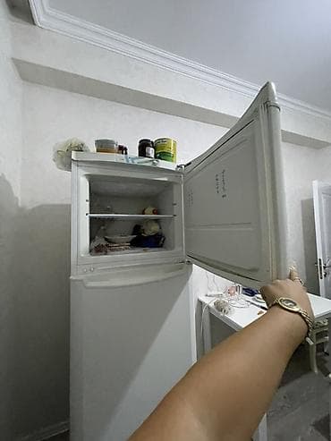 Yenisi alindigi üçün satilir. Tam səliqəli vəziyyətdədir. Nofrost — 2