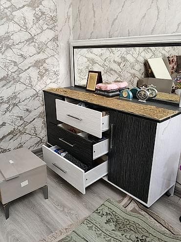 Yaxşı veziyyetdedi Seliqeli istifade edilib Ciziqi qiriğı Yoxdu — 2