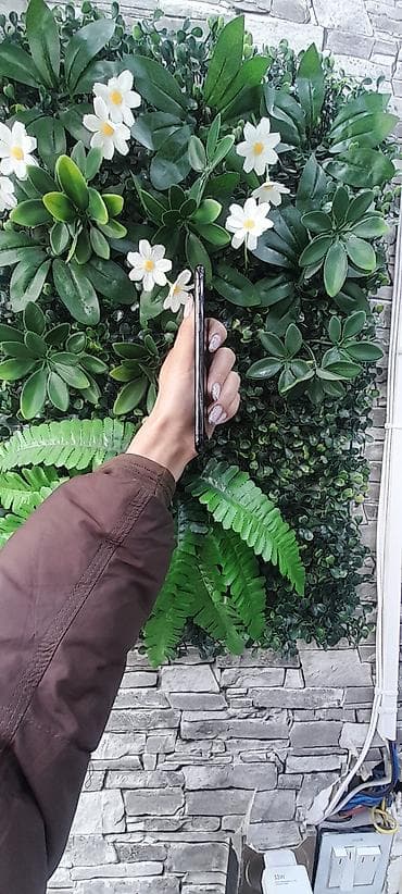 mi android box: IPhone X, 64 GB, Qara, Face ID — 2