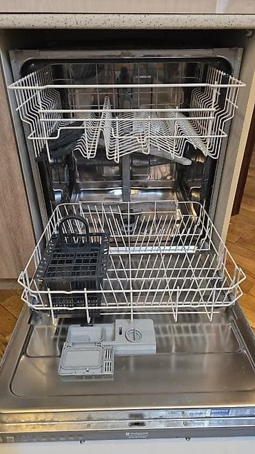 Qabyuyan maşın Hotpoint-Ariston, Kompakt, Quraşdırılan, İşlənmiş — 2