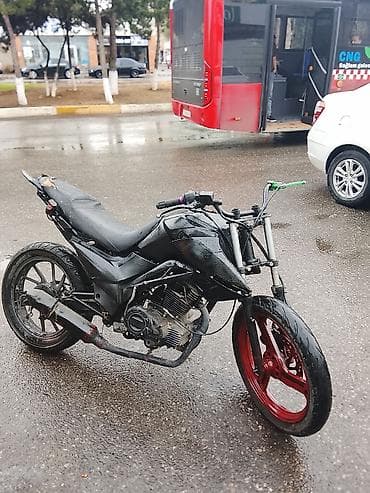 vaz 2107 abilsofka: Motosiklet – küçə/naked üslubunda, tək silindrli hava soyutmalı benzin — 4