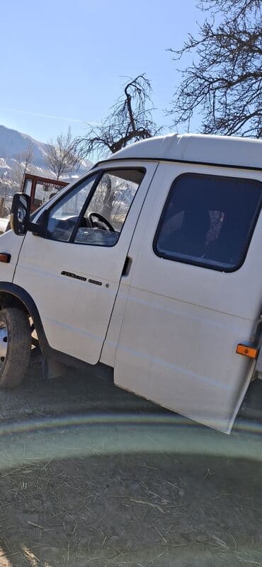 yuk masini sifaris: GAZ markalı, tentli, ağ rəngli yük maşını 2012 .2.9 mator umz təcili — 2