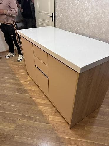 Mətbəx ada tipli şkaflı masa - Üst səth: Mərmər 1.50 uzun 0. 70 sm en