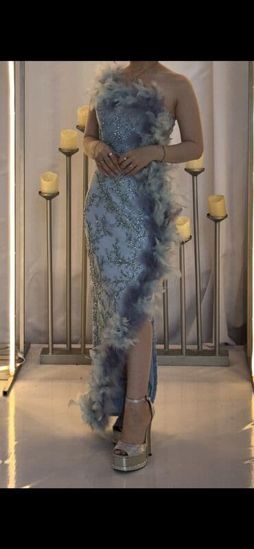 Cəmi 1 dəfə geyinilib təp təzə qalıb 400 manata tikilib 130 manata