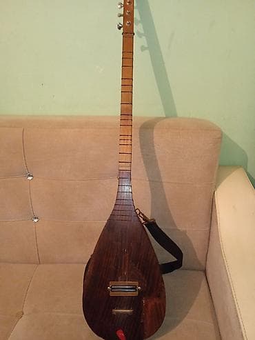 kreditle idman aletleri: Elektro saz – daxili preamp və EQ ilə - Korpus: taxta, armud formalı — 2