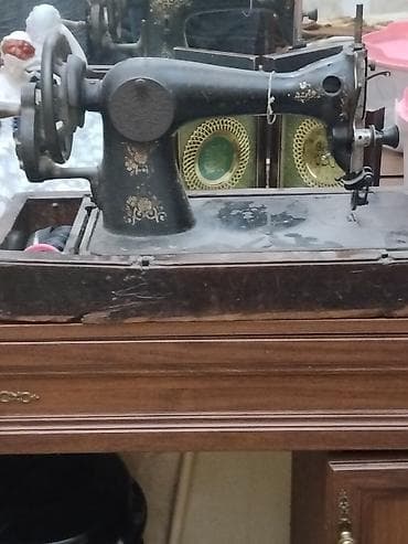 qedim: Antik əl tikiş maşını – mexaniki, fırladıcı çarxla Xüsusiyyətlər: - — 3