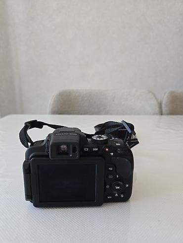 kamera saat: Nikon COOLPIX B700 fotoaparat - 20.3 MP BSI CMOS sensor - 4K UHD — 2