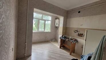 9 ci mikrorayon satilan evler: Bakı, 3 otaqlı, Köhnə tikili, m. Xalqlar Dostluğu, 75 kv. m — 6