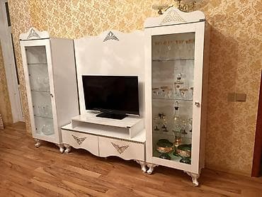suse masa: Qonaq otağı üçün klassik üslublu mebel dəsti Tərkib: - TV stendi və — 2